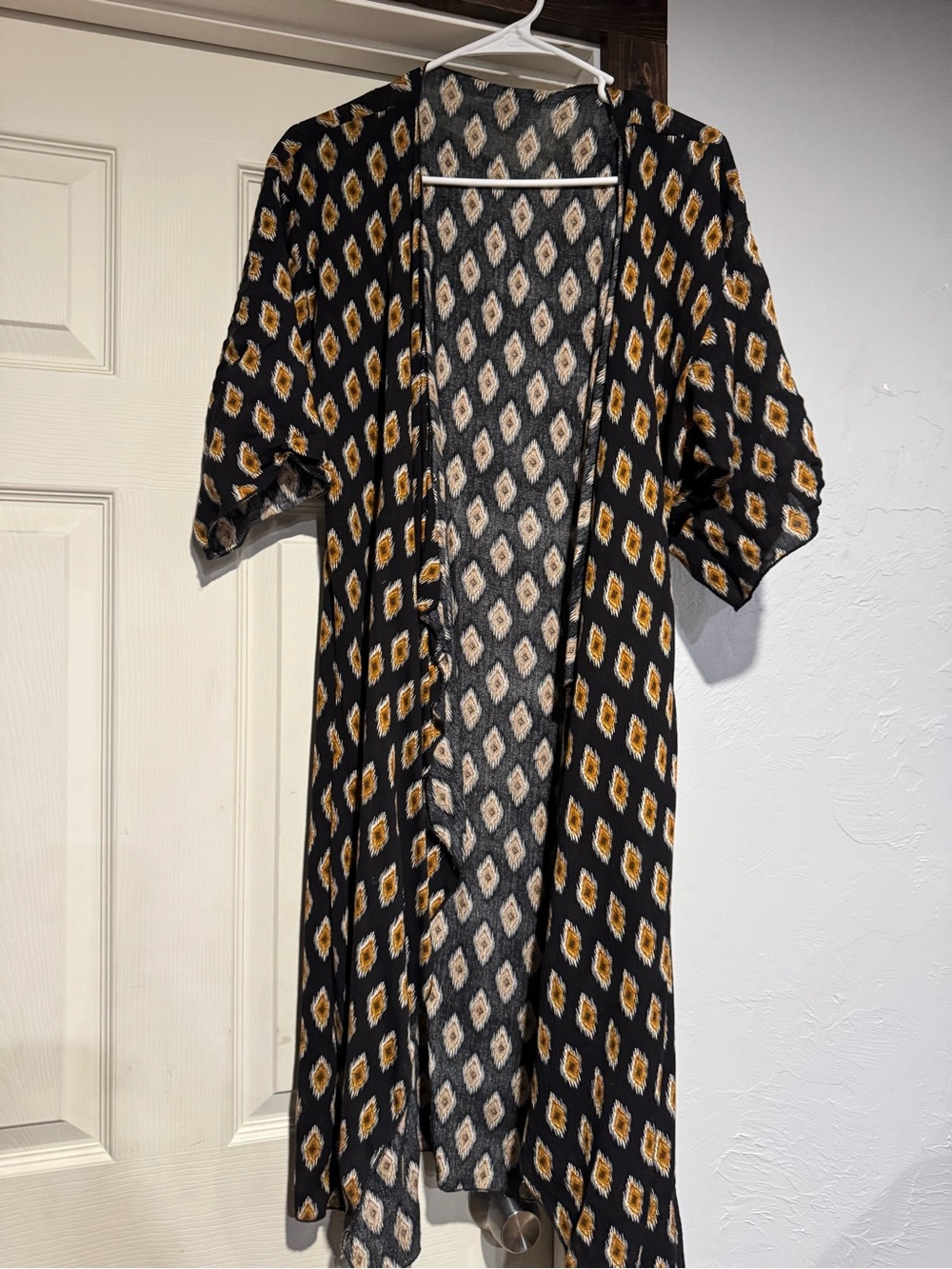 LuLaRoe Black and Mustard Geometric Duster